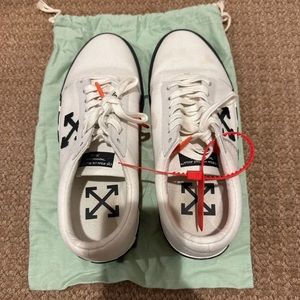 OFF-WHITE Vulc Low White (Updated Stripes) Size Mens US 11 / EU 45 / UK 10.5